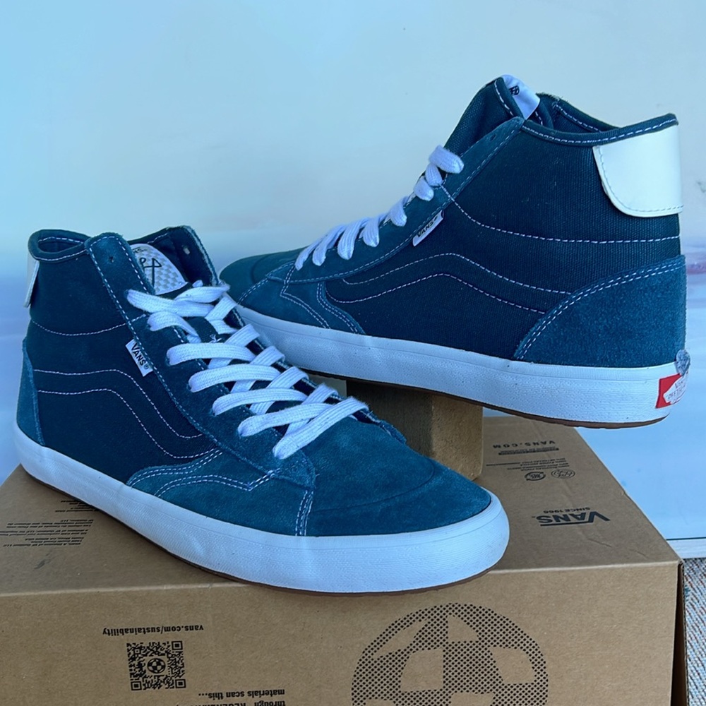Vans Men’s The Lizzie
Teal
VN0A4BX1TEA
Sneakers - Picture 8 of 16